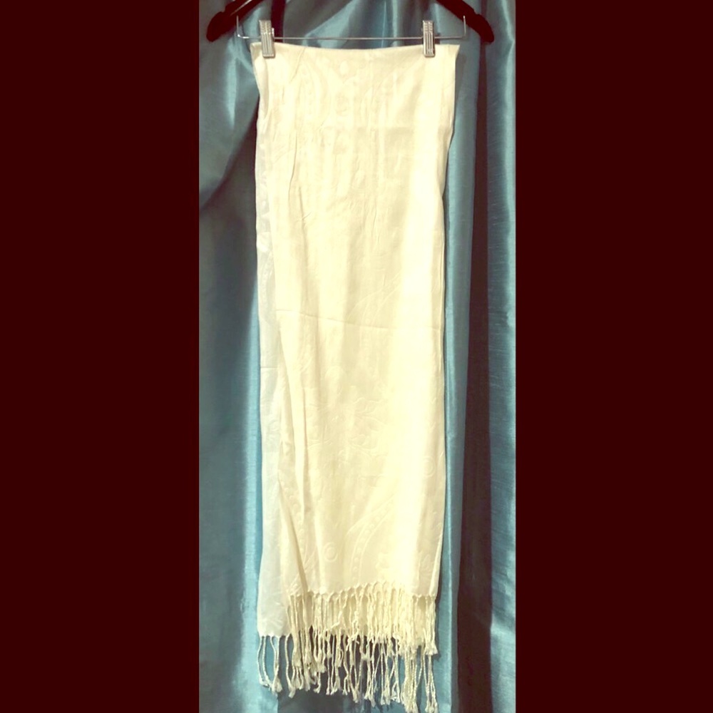Ivory floral print shawl/scarf/wrap